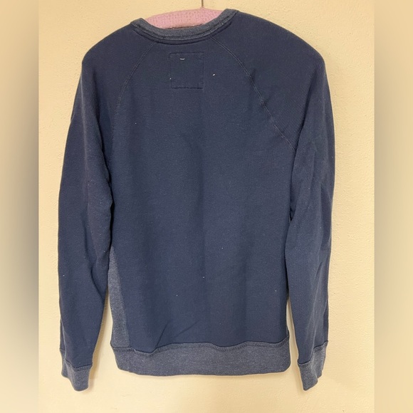Hollister Men's Navy Blue Sweater size small - Picture 5 of 6